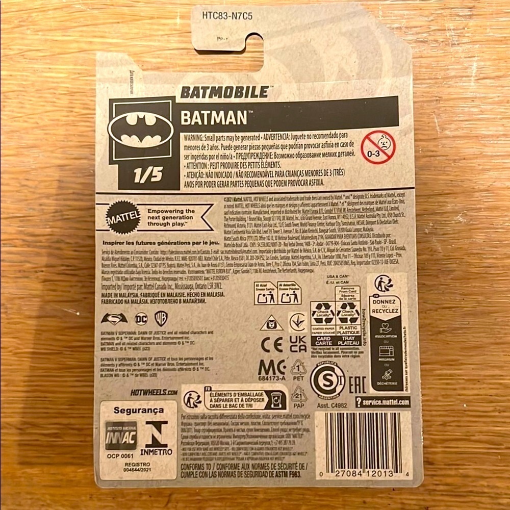 NWT Hot Wheels Batman Batmobile – Black Diecast Toy Car – Collector’s Item NIB - Picture 7 of 8